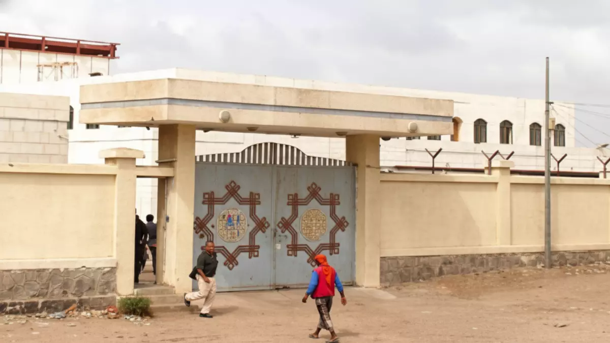 عاجل.. عاجل: إعلاميو عدن بلا رواتب منذ 3 أشهر… وزارة المالية تقدم “تبريرات واهية” فقط!