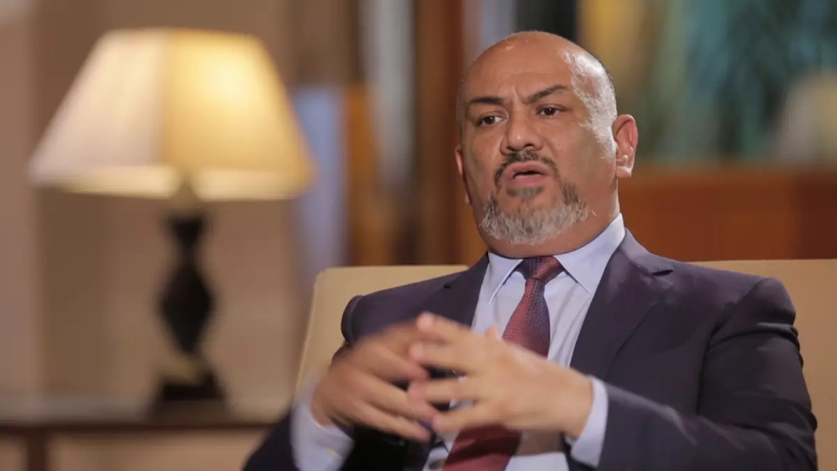 عاجل.. عاجل: وزير يمني سابق يكشف المخطط الأمريكي السري لتقسيم اليمن… “دولة جنوبية مقابل احتواء إيران!”