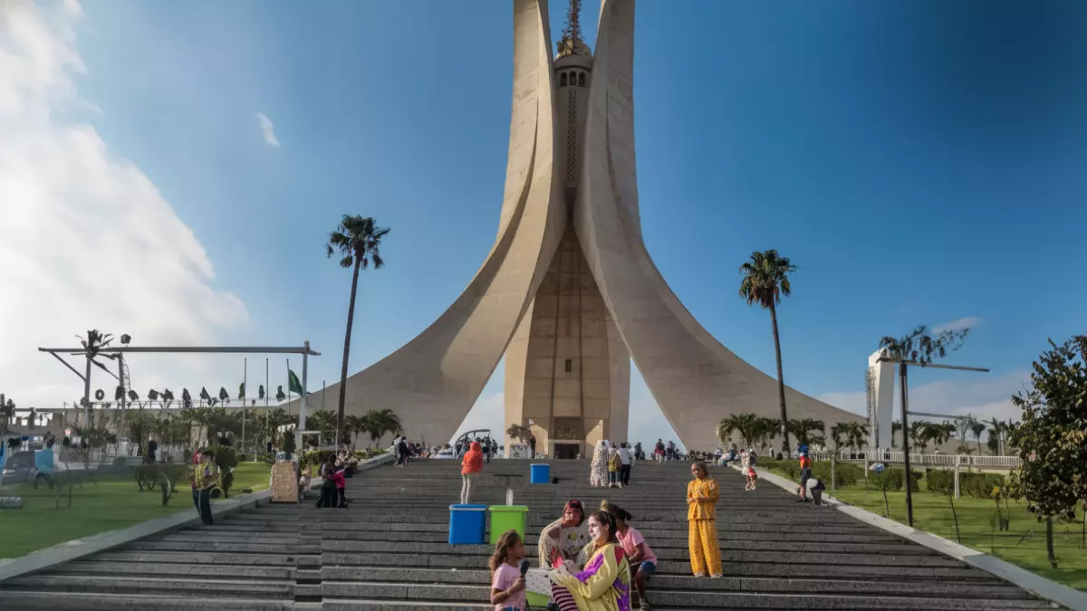 عاجل.. عاجل: الجزائر العاصمة تصدم العالم وتحتل المركز الخامس عالمياً… مليارات الدولارات تعيد كتابة خريطة السياحة العربية!