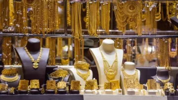 عاجل.. صادم: أسعار الذهب في عدن تفوق صنعاء بـ 300%… كيف يباع نفس الجرام بثلاثة أضعاف؟!