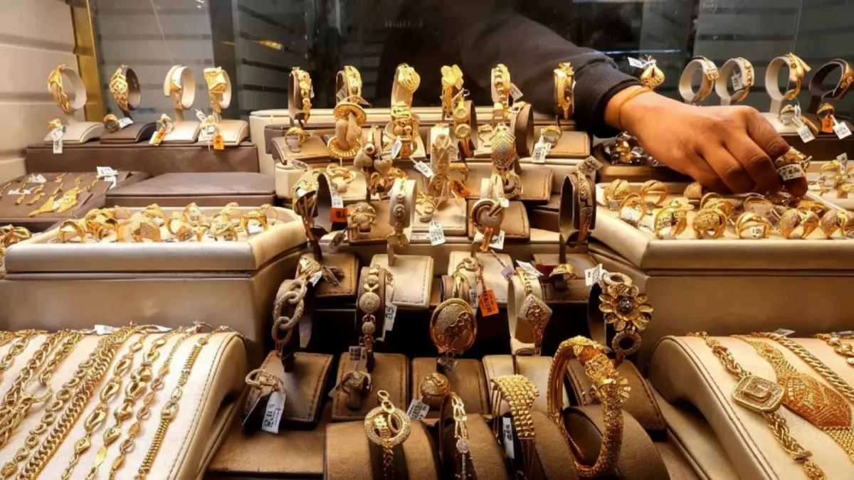 عاجل.. عاجل: أسعار الذهب تقفز لـ 6560 جنيه للجرام في مصر اليوم… هل حان وقت الشراء قبل فوات الأوان؟