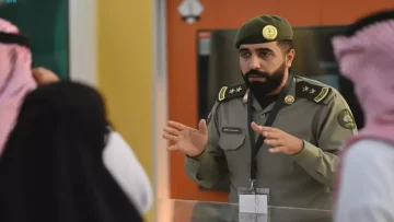 عاجل.. عاجل: ثورة الجوازات السعودية تدهش 13 مليون وافد – تأشيرة الخروج النهائي لكامل الأسرة بضغطة زر واحدة!