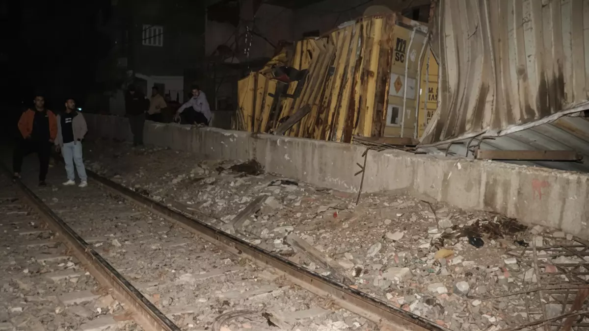 عاجل.. عاجل: سقوط حاويات قطار بضائع بين طوخ وسندنهور… لجنة فنية تكشف الأسباب خلال ساعات!