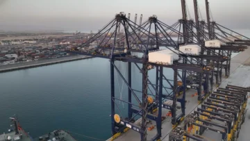 عاجل.. عاجل: مصر تكشف خطة تاريخية بـ100 مليون متر مربع… هل تصبح عملاق النقل العالمي بحلول 2030؟