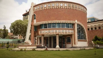 عاجل.. عاجل: البنك المركزي يعلن قراراً صادماً بشأن الدولار… هل ينقذ اليمنيين من الانهيار؟