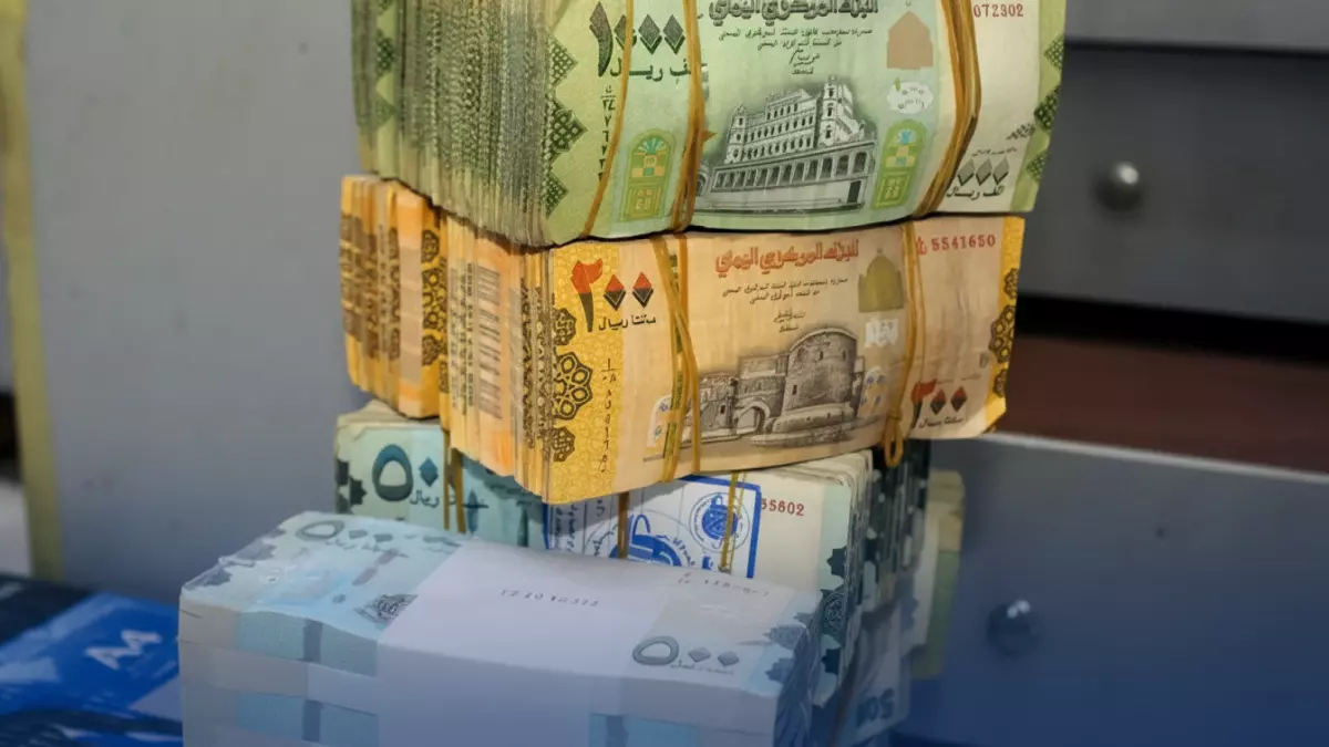 عاجل.. عاجل: انطلاق صرف رواتب آلاف العسكريين في عدن… قائمة كاملة بالوحدات المستفيدة!