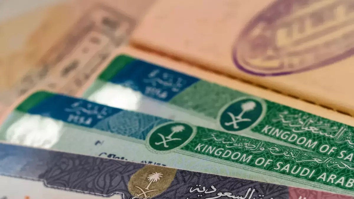 عاجل.. عاجل: 5 ملايين مقيم في صدمة… الجوازات السعودية تعلق التأشيرات العائلية وتقلص المدة 83%!