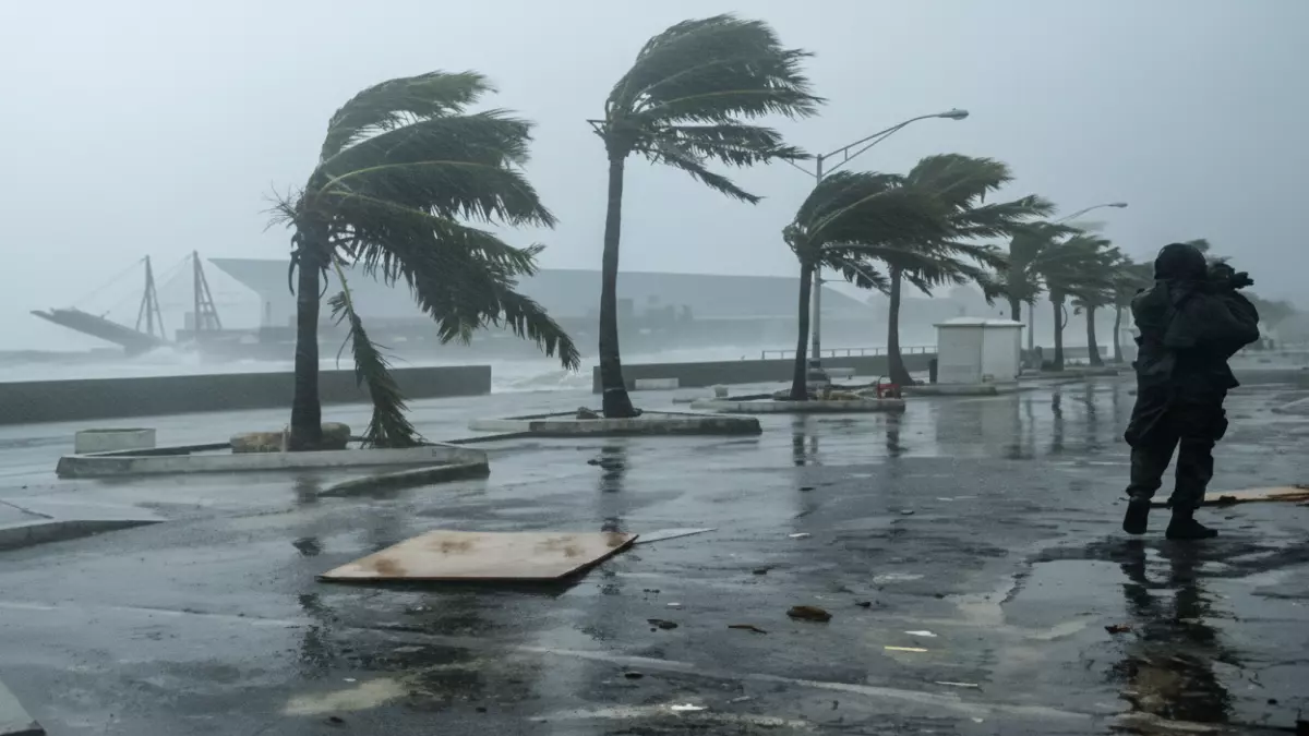 عاجل.. عاجل: الأرصاد تحذر من اضطراب البحر أمام السواحل اليمنية… أمطار وأمواج تصل 2 متر خلال 24 ساعة!