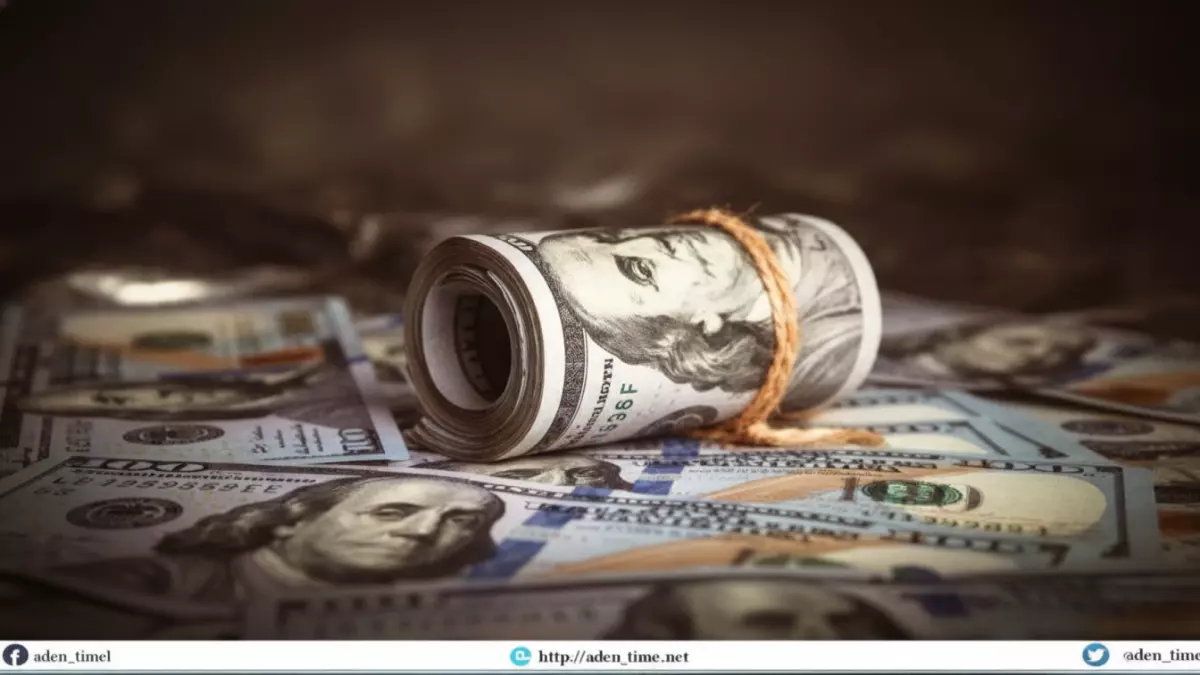 عاجل.. صادم: الدولار ينهار في صنعاء إلى 522 ريال بينما يقفز في عدن لـ 1632… الفارق الجنوني يشعل الأسواق!