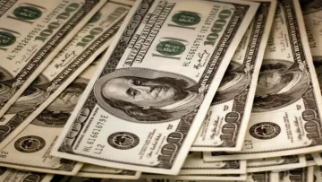 عاجل.. عاجل: الدولار يحطم حاجز الـ47.65 جنيه… البنك المركزي يكشف المفاجأة!