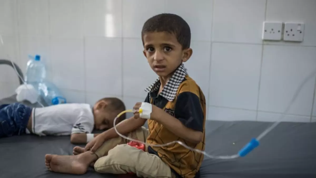 عاجل.. عاجل: السعودية تنقذ أكثر من 10 آلاف يمني من الكوليرا في عملية طبية ضخمة!