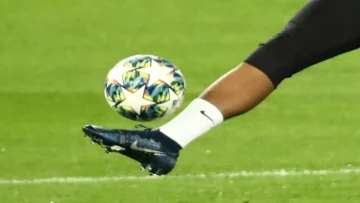 عاجل.. ضربة قاضية للنصر: الأهلي يخطف صفقة عالمية مدوية كان يلاحقها “العالمي” لأسابيع.. من يكون؟ (صورة)