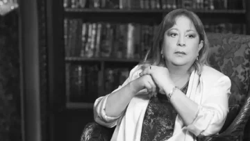 عاجل.. عاجل: عفاف مصطفى تفضح ياسمين عز وترد على هجومها “الفج” على محمد صبحي… “وابل سب لم يتعرض له فنان من قبل”!