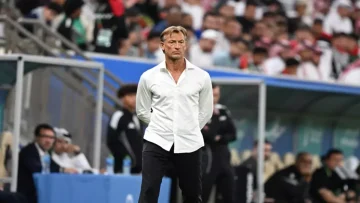 عاجل.. الدعيع يفجر مفاجأة صادمة: رينارد مضيعة للوقت… والتعاقد معه “جريمة” بحق الأخضر!