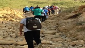 عاجل.. صور حصرية: مغامرات تحبس الأنفاس فوق جبال المدينة المنورة… هل تجرؤ على خوض التحدي؟