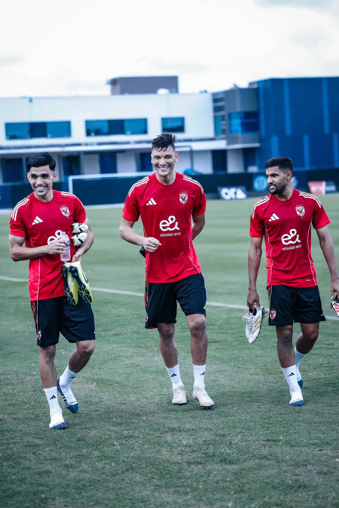 عاجل.. الأهلي يقرر التخلص من الزجاجي بقرار مثير