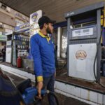 3 جنيهات للتر.. النائب رضا عبد السلام يطالب الحكومة بخفض أسعار البنزين