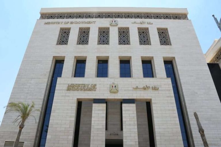 الأوقاف: البعثات الخارجية والتأهيل بالأكاديمية العسكرية يعززان قدرات الأئمة علمياً ومهنياً