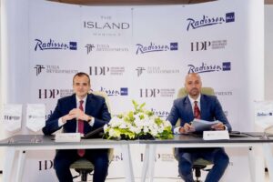 “التعمير والإسكان العقارية” و”طلوع” يوقعان شراكة مع Radisson Blu لإقامة فندق خمس نجوم داخل مشروع The Island – Marina 5
