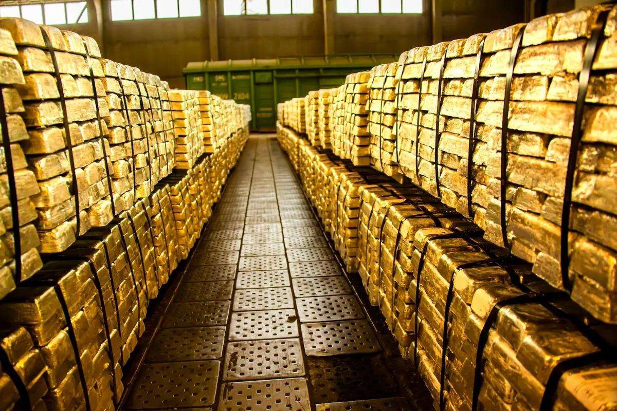 الذهب يتكبد خسائر حادة بعد بيانات وظائف أمريكية قوية