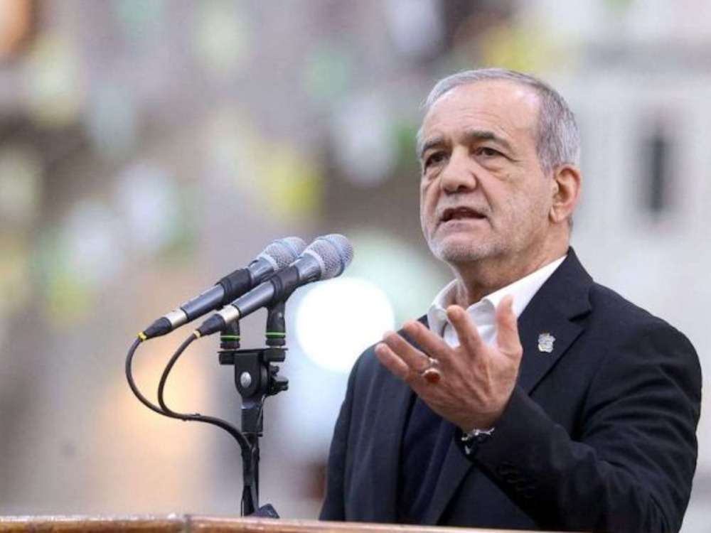 الرئيس الإيراني: دخلنا المفاوضات مع أمريكا دون تقديم تنازلات