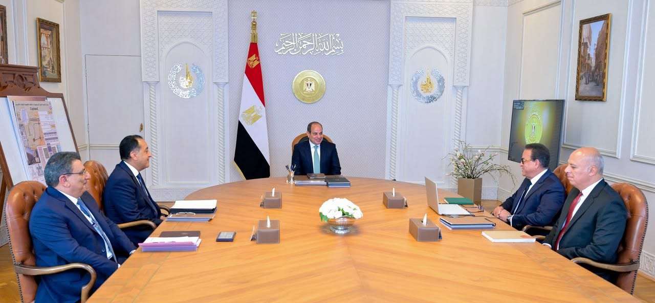 الرئيس السيسي يتابع تنفيذ منظومة التأمين الصحي الشامل ويؤكد ضرورة جاهزية المنشآت قبل الافتتاح