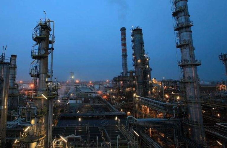 الكويت تقترب من بيع حصة في شبكة أنابيب بـ7.5 مليار دولار