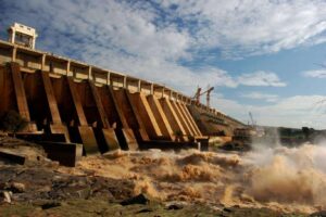 بالأرقام والصور الفضائية.. عباس شراقي يكشف المنسوب الحقيقي لبحيرة سد الروصيرص