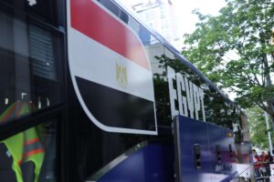 بالمصاحف.. منتخب مصر في الطريق إلى ملعب مباراة بلجيكا
