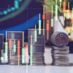 خبير اقتصادي يتوقع استقرار سعر النفط في نطاق 75 و80 دولارًا للبرميل