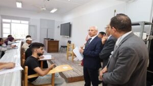 رئيس جامعة المنيا يتابع امتحانات الطب البيطري بالمنيا الجديدة والانضباط يسود اللجان