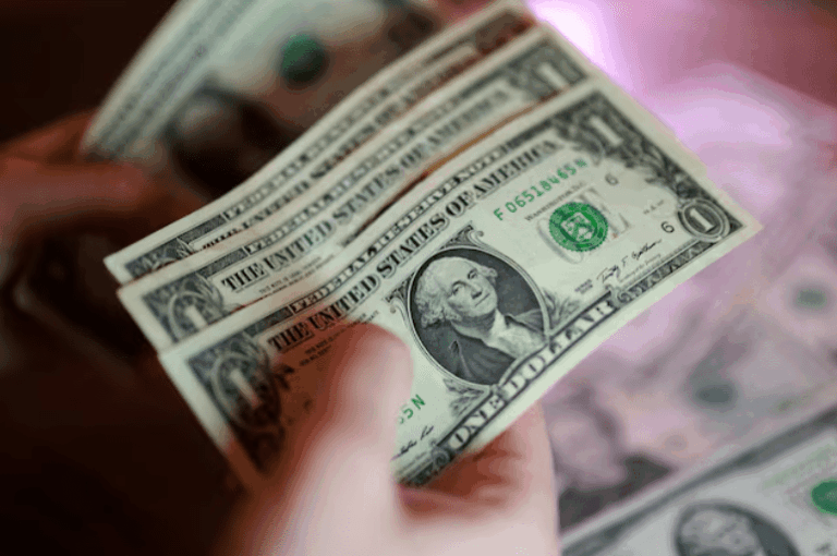 سعر الدولار أمام الجنيه المصري اليوم الأحد 21 يونيو 2026