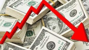 سعر الدولار اليوم يواصل التراجع.. مفاجأة جديدة في البنوك المصرية