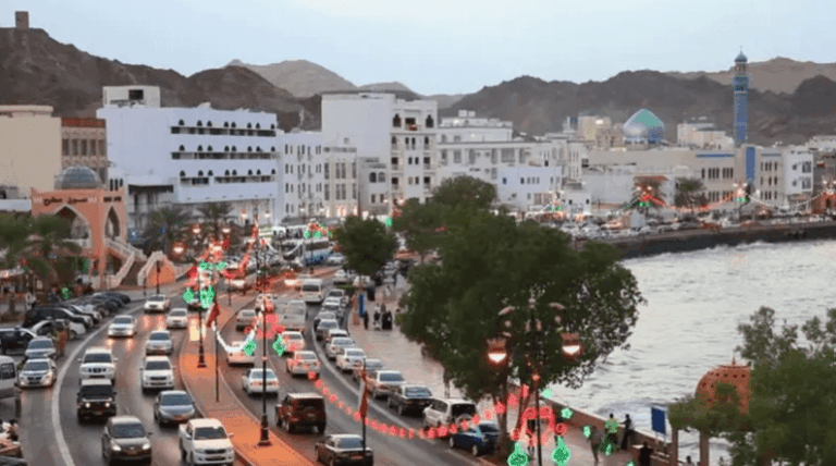 عُمان توقع اتفاقيات بـ7.5 مليار دولار لتطوير مشروعات كبرى في الدقم