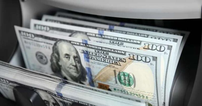 كسر الـ52 جنيها.. قفزة في سعر الدولار أمام الجنيه بالبنوك نهاية تعاملات اليوم