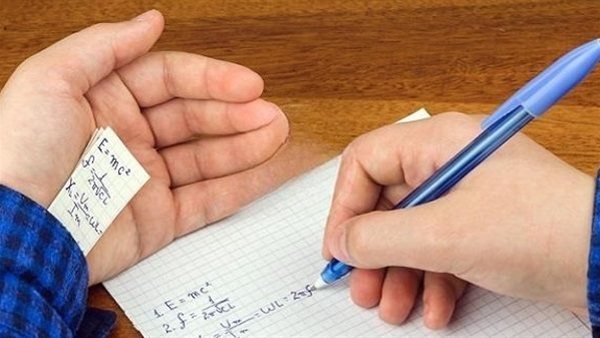لماذا يتصاعد الغش في امتحانات الثانوية العامة رغم العقوبات المشددة؟ خبراء التعليم يكشفون الأسباب