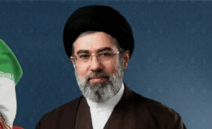 مجتبى خامنئي والاتفاق المرتقب مع واشنطن.. دعم حذر أم موافقة مشروطة؟