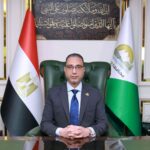محافظ الجيزة: رفع كفاءة المسطحات الخضراء حول الأهرامات لإبراز الهوية الحضارية للموقع