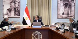 مدبولي يتابع إعادة هيكلة 59 هيئة اقتصادية ويوجه بوضع جدول زمني واضح لعمليات الدمج والتحويل