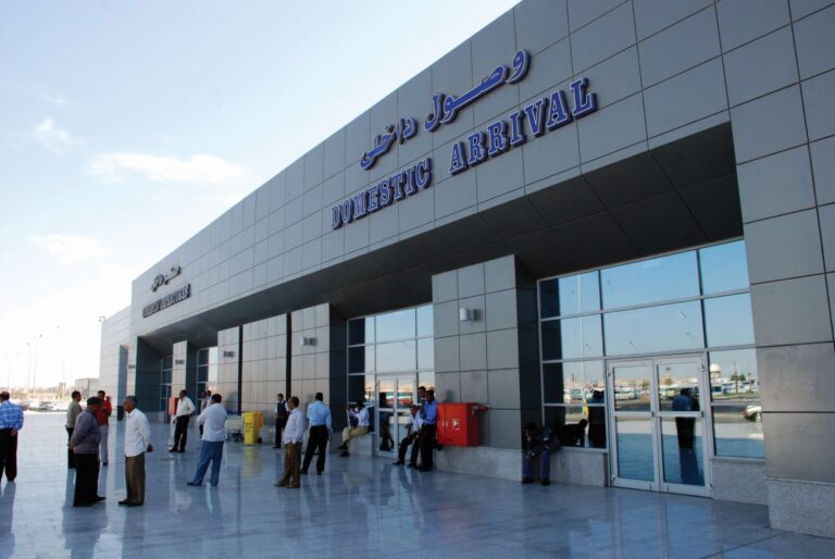 مستثمرون يطالبون الحكومة بربط مطاري «سفنكس ومطروح» بشبكة النقل وتطوير مطار الغردقة