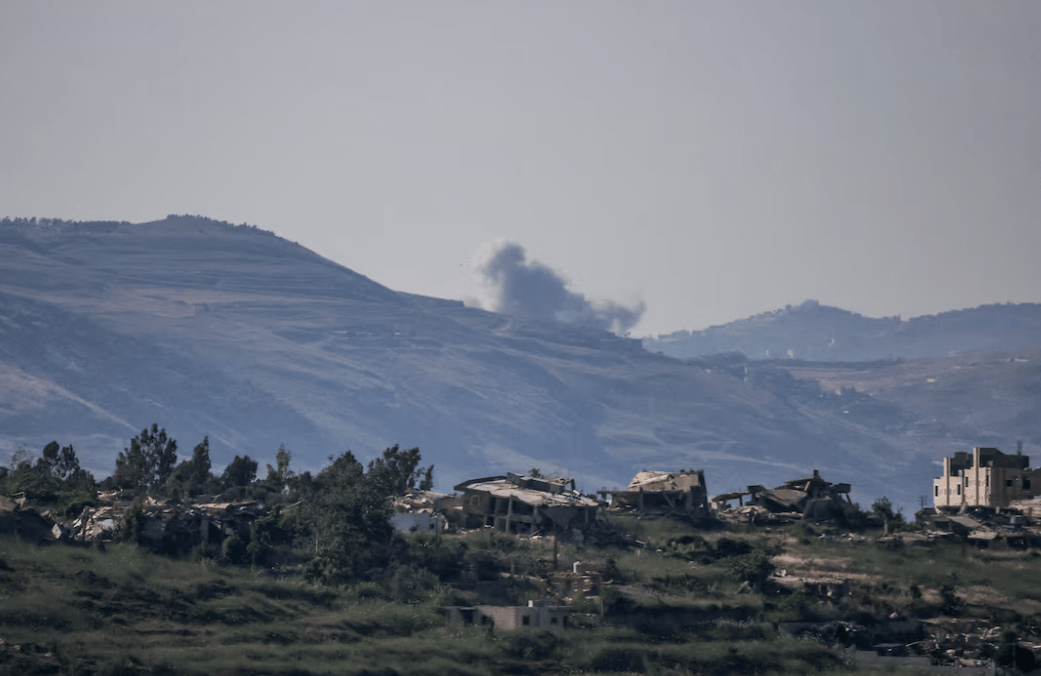 مقتل 13 شخصًا في غارات إسرائيلية مكثفة على جنوب لبنان.. وحزب الله يعلن تنفيذ هجمات جديدة