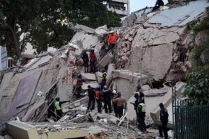 وزير الداخلية الفنزويلي يدعو السكان لإخلاء المنازل بعد زلزالين مدمرين