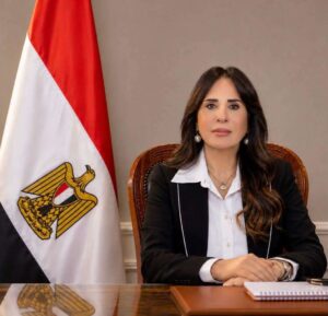 وزيرة الإسكان تتابع تنفيذ المرافق والطرق لقطع أراضٍ سكنية بمساحة 1800 فدان بأكتوبر الجديدة