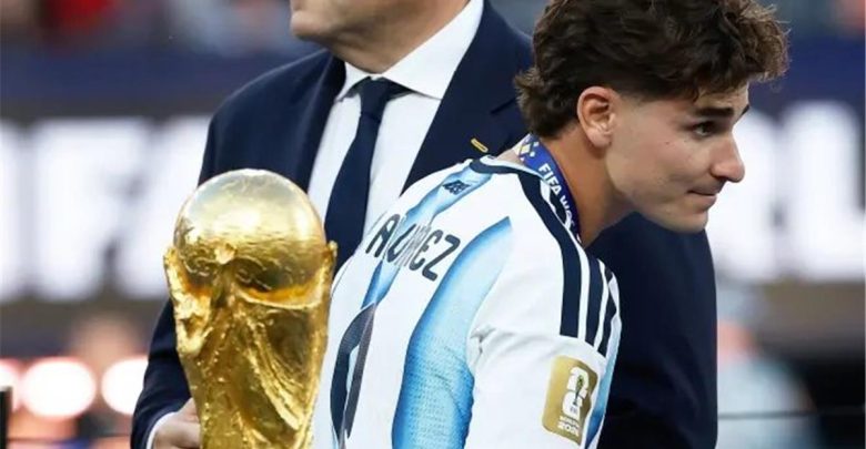 أتلتيكو مدريد يتخذ قرارًا جديدًا تجاه جوليان ألفاريز