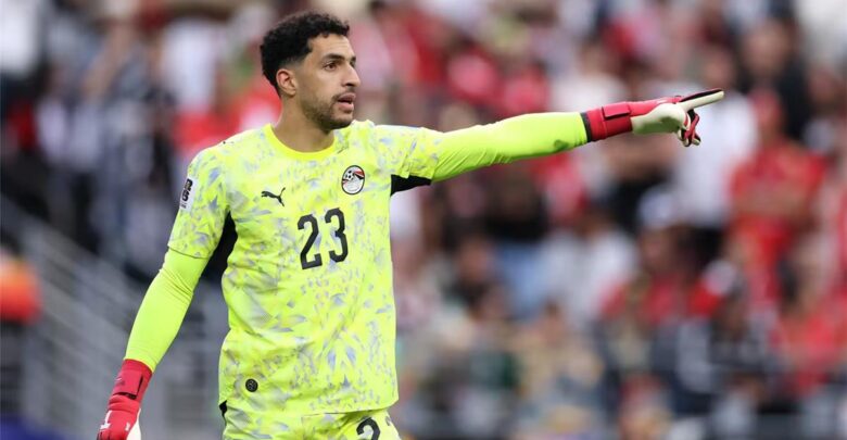 أحمد شوبير يوجه نصيحة من كلمة واحدة لنجله مصطفى.. ويتحدث عن الأفضل بينهما في كأس العالم
