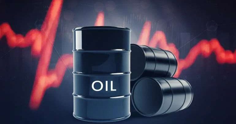 ارتفاع النفط إلى 100 دولار وسط مخاوف إغلاق هرمز وباب المندب