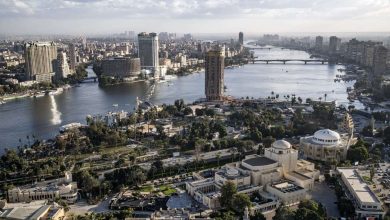 استطلاع رويترز: اقتصاد مصر يظهر مرونة أمام صدمات المنطقة وتوقعات بنمو 4.8%