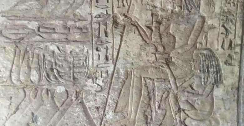 اكتشاف أثري جديد في سقارة.. الكشف عن ثلاث مقابر صخرية من عصر الدولة الحديثة