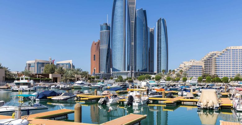 التجارة غير النفطية للإمارات تقترب من تريليوني درهم في نصف عام