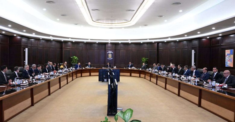 الحكومة تقرر استمرار العمل عن بُعد أيام الأحد خلال أغسطس 2026